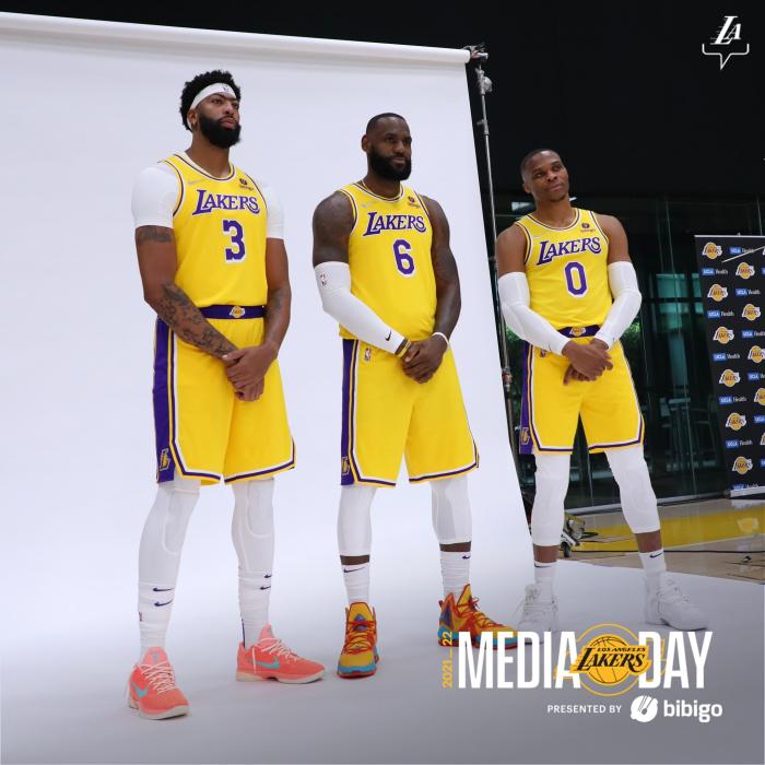 NBA最聪明的球队！魔术师盛赞湖人三巨头：所有人都该惧怕詹姆斯