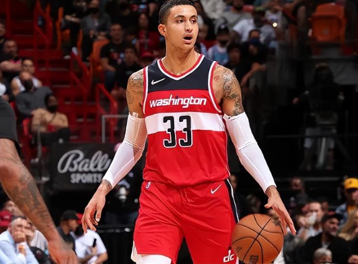 NBA人生赢家，离开湖人变凤凰，坐拥超模女友，真幸福