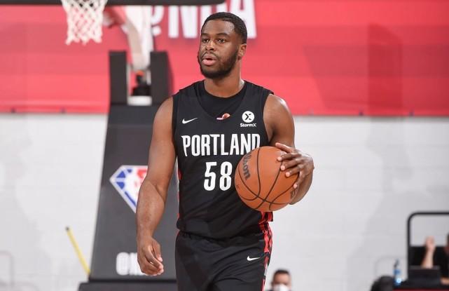 目标重回NBA！法里德比斯利参加夏季联赛，25岁穆迪埃也来找工作