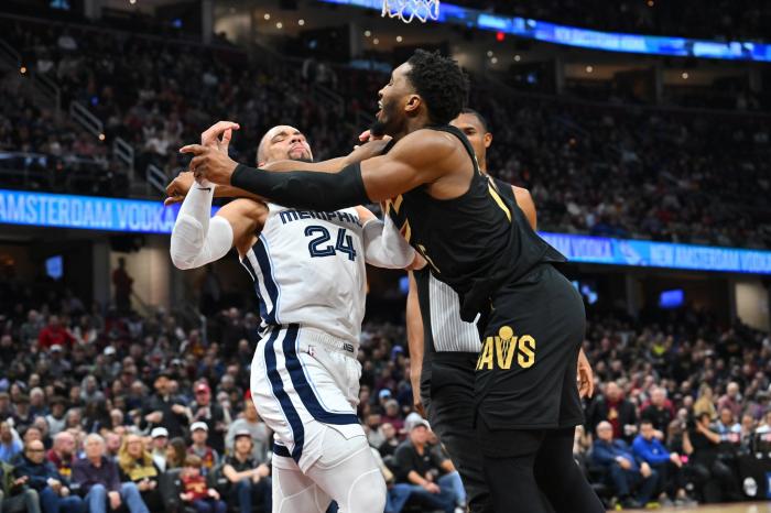 NBA官宣冲突罚单：灰熊恶汉下黑手被禁赛1场 米切尔被罚2万美元