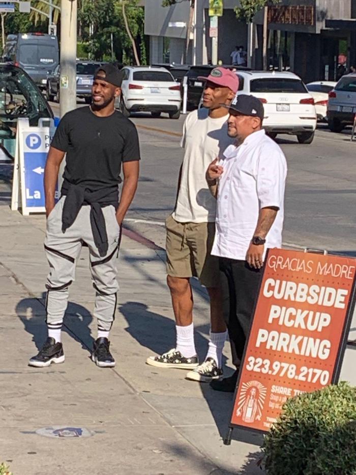 保罗威少见面引热议！亲自考察湖人？cp3已拒绝合同成为自由球员