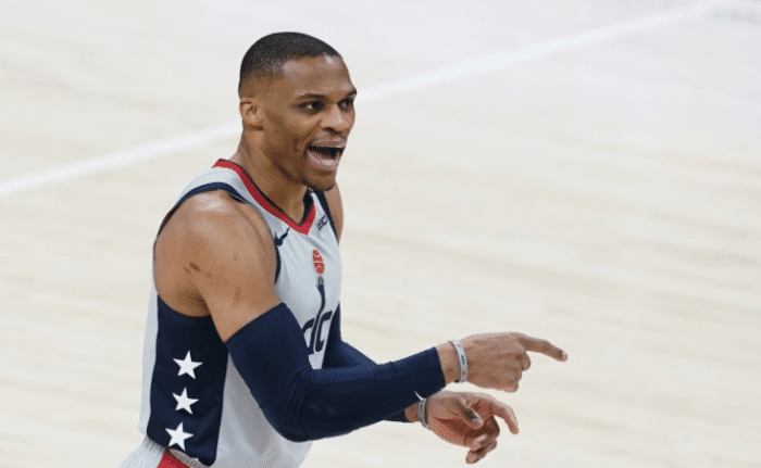 韦少三双神迹刷新历史！NBA群星录视频祝贺，旧主动情发文