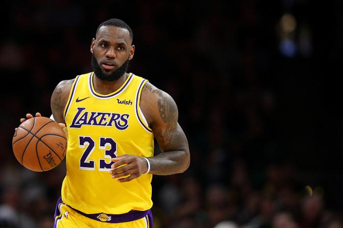 1562分！詹姆斯即将解锁一项封存49年NBA纪录