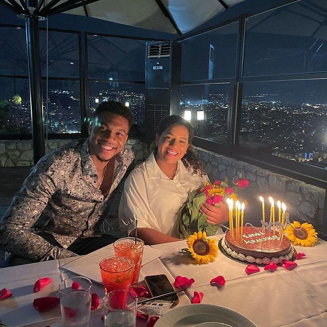 字母哥祝女友29岁生日快乐！孕期写真曝光，家族将添新成员