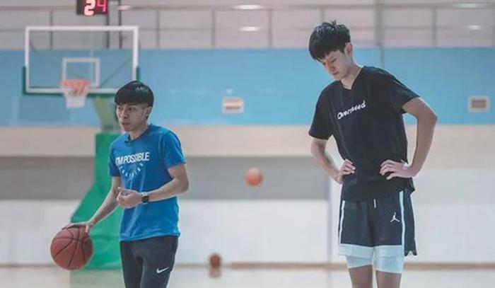 险些韧带断裂！曾凡博已获主帅认可，参加NBA选秀具备一大优势