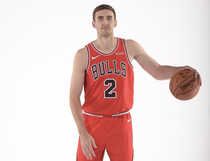 就在今天！三队三人交易签约，湖人旧将重返NBA，保罗迎回强援