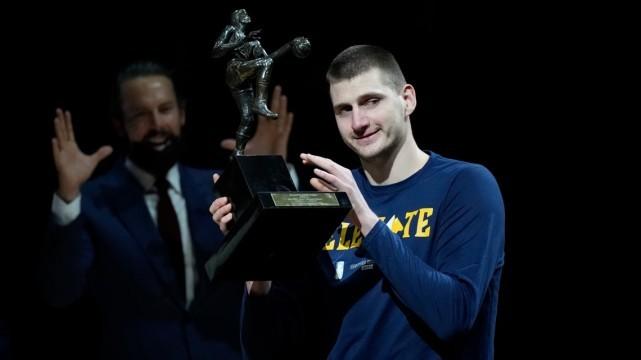 三届DPOY认可！戈贝尔力挺约基奇：如果我有1票 我选他当MVP