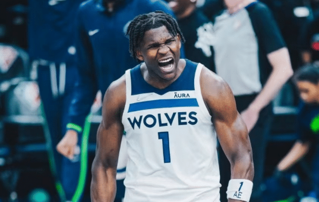 NBA又一超新星险受伤，被搀扶离场惊魂，5大球星已倒下