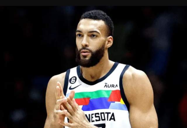 历史第一！NBA一大奖已无悬念，2亿铁闸断崖领跑，即将4度登顶