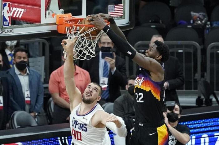 艾顿0.9秒空接绝杀干扰球？NBA官方给出解释，快船输得真不冤枉！